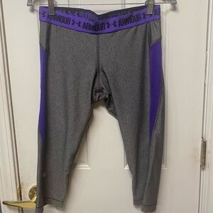 Under  Armor women gray purple Capri leggings workout pants